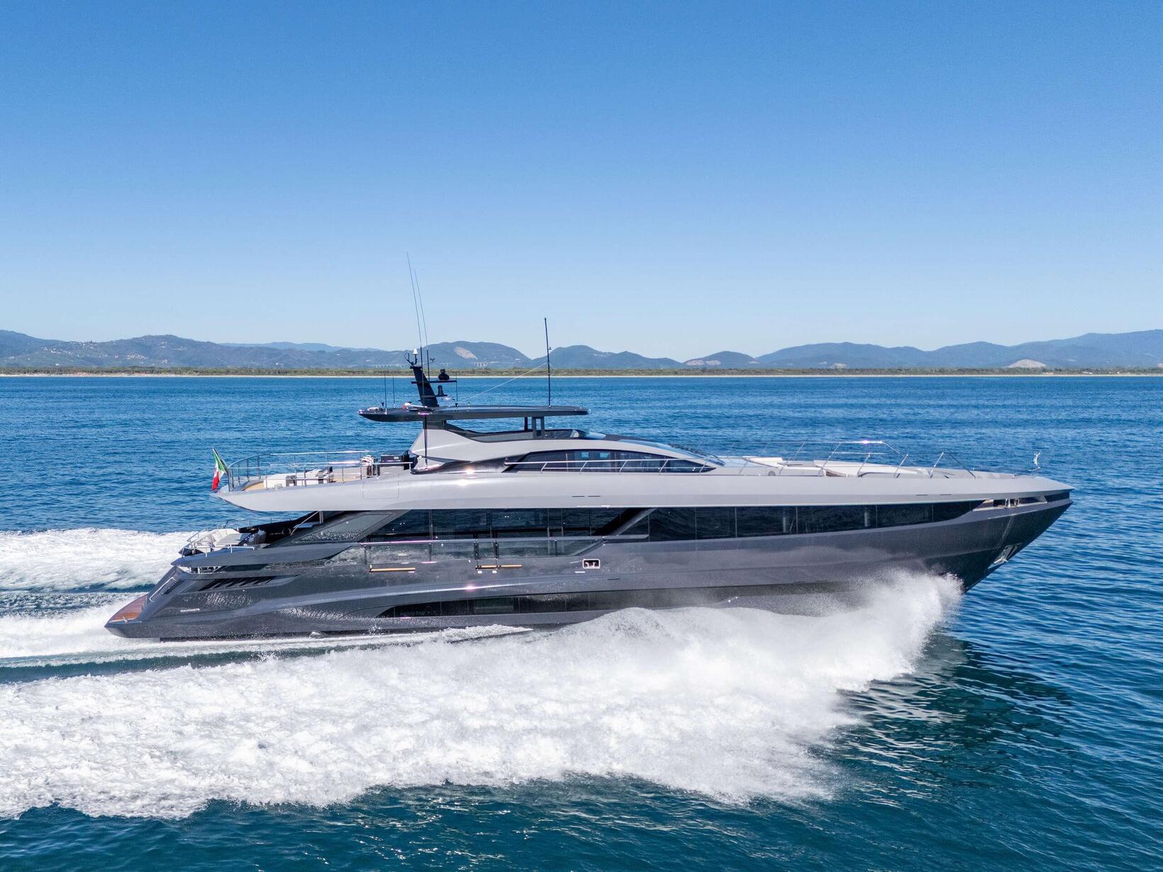 Mangusta Launches the 12th GranSport 33
