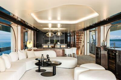 Gallery: Horizon Yachts Unveils the World's First FD100 Skyline