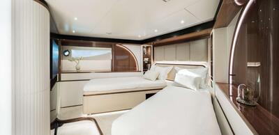 Gallery: Horizon Yachts Unveils the World's First FD100 Skyline