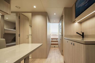 Gallery: Horizon Yachts Unveils the World's First FD100 Skyline